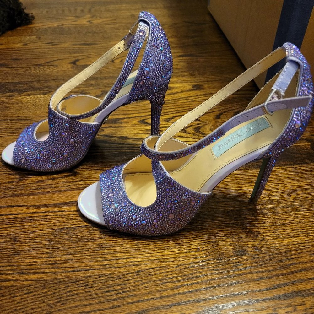 Betsey Johnson lilac jeweled sage heeled shoes